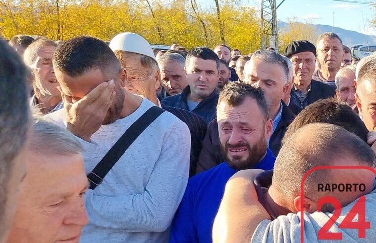 Tragjedia në Podujevë/Familja Halimi varrosi sot djalin që humbi jetën në aksident, edhe djalin tjetër humbën 8 vite më parë!