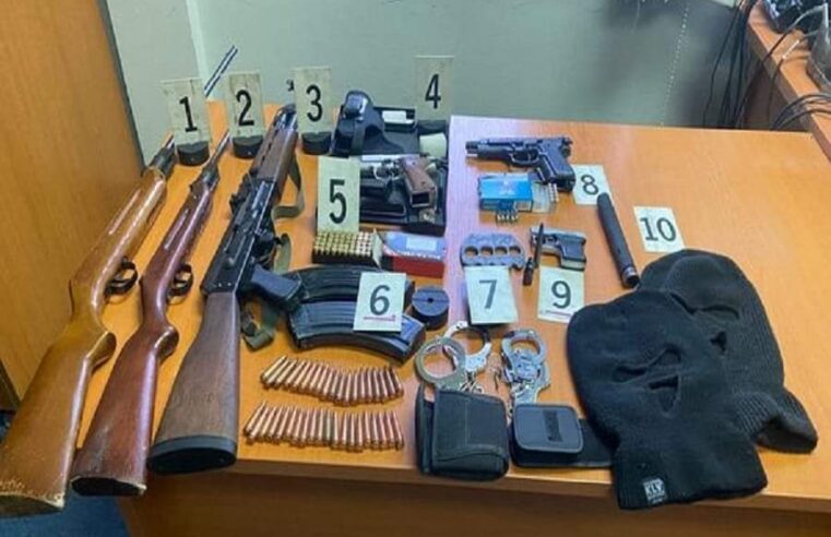 Policia në Zaplluzhë sekuestron 5 armë dhe një sasi municioni