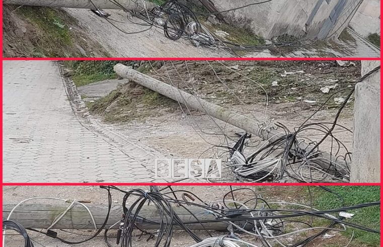 Rrëzohet shtylla elektrike në fshatin Brezne të Dragashit
