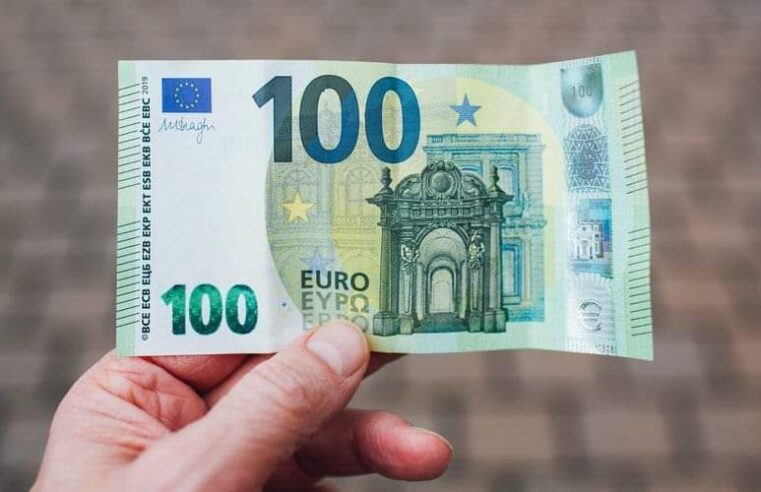 Ekzekutimi i shtesave nga 100 euro për grupin e parë të studentëve aplikues pritet të ndodhë brenda këtij muaji