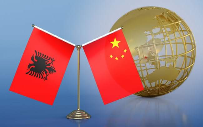 Shqipëria heq vizat me Kinën