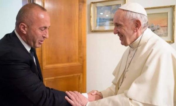 Haradinaj i uron ditëlindjen Papa Françeskut: Ju lutemi që ta njihni sa më parë Republikën e Kosovës