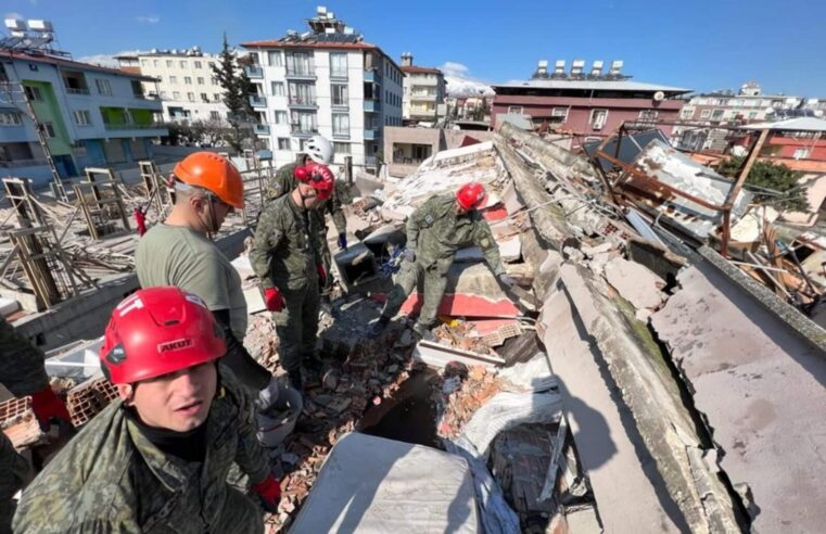 “Na shikoi në fytyrë dhe filloi të qeshë” – Pjesëtari i FSK-së rrëfen shpëtimin e 2-vjeçares