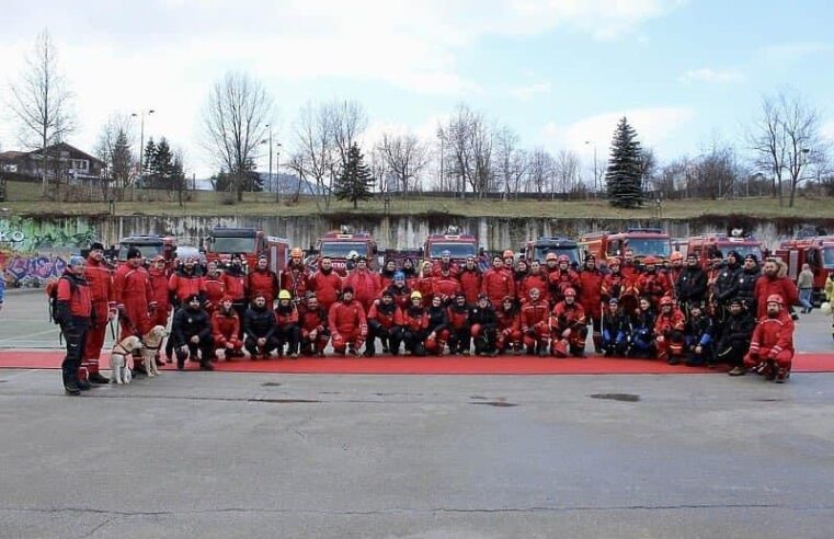 Boshnjakët në aksion, një ekip i madh niset drejt Turqisë pas tërmetit 🇹🇷