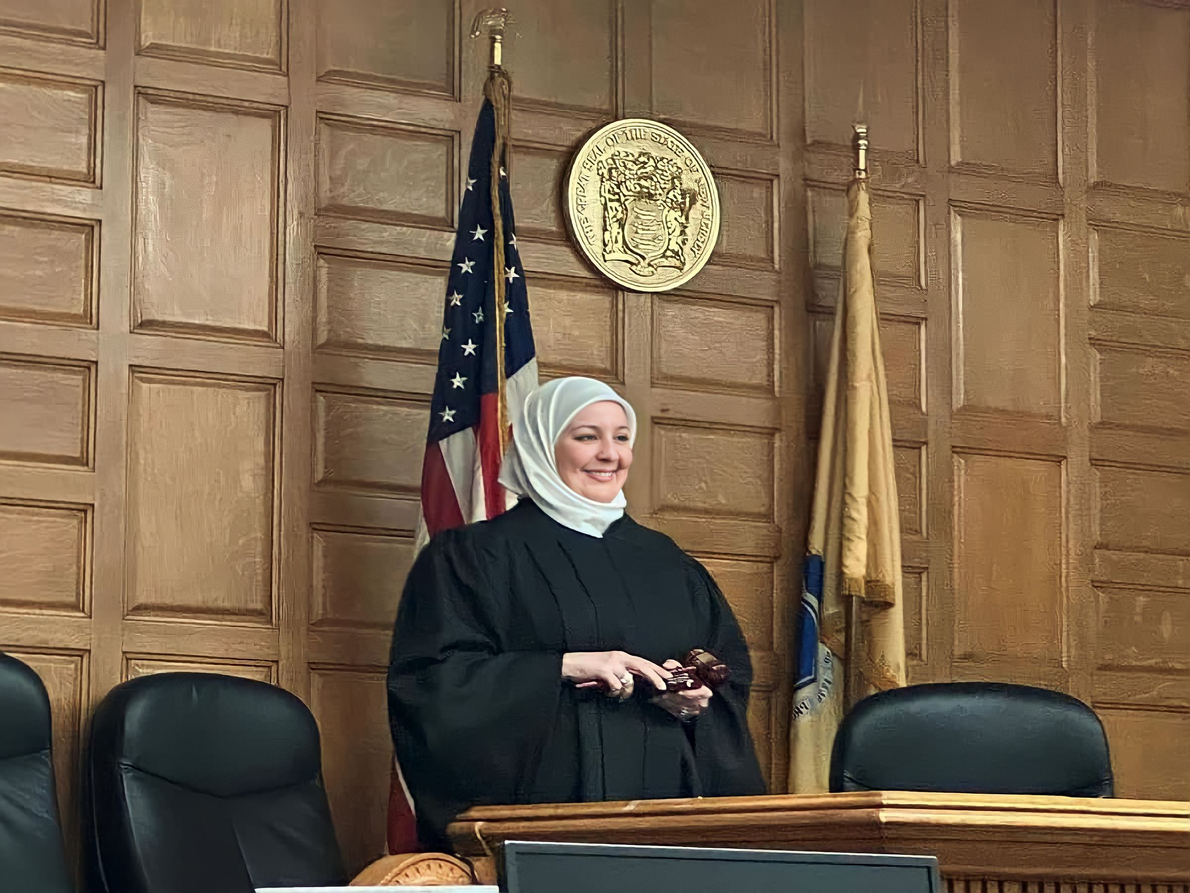 Gjyqtarja e parë me mbulesë në SHBA, u betua me dorë mbi Kuranin e Shenjtë