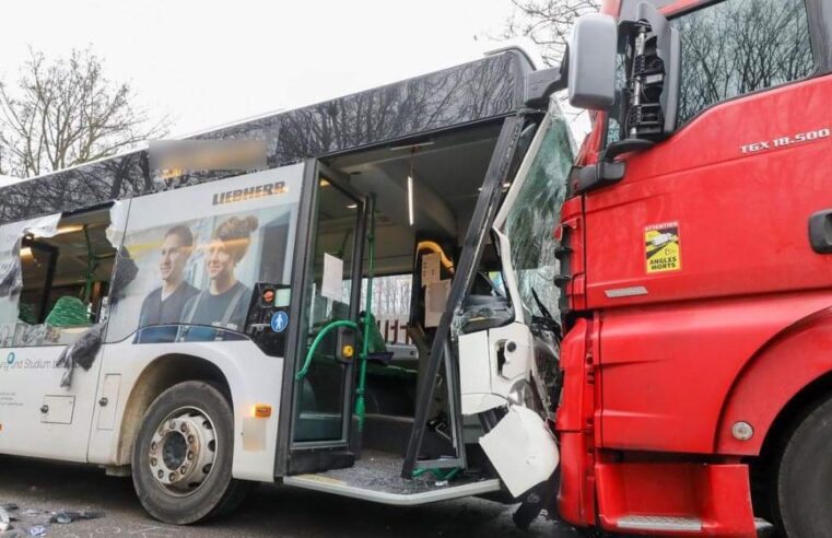 Gjermani: 25 fëmijë të plagosur, pas përplasjes mes autobusit dhe kamionit