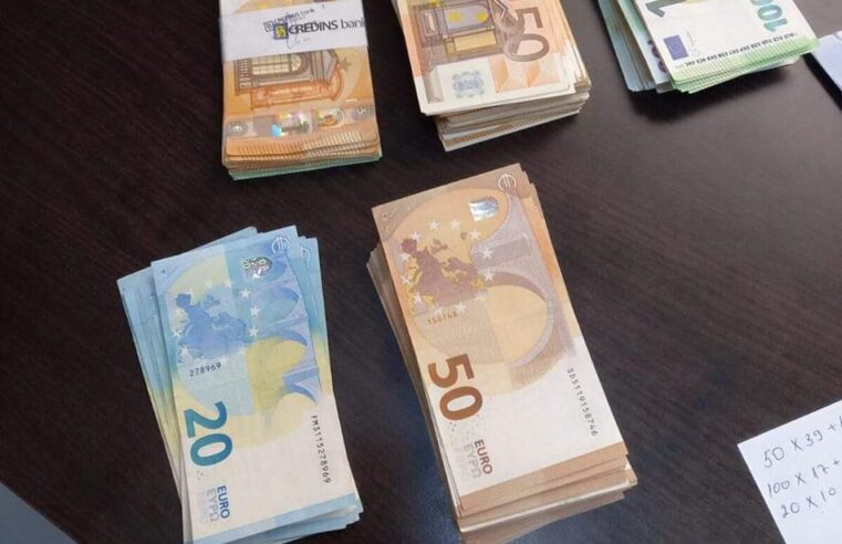 Dogana në Vërmicë zbulon rreth 30 mijë euro mjete monetare të padeklaruara