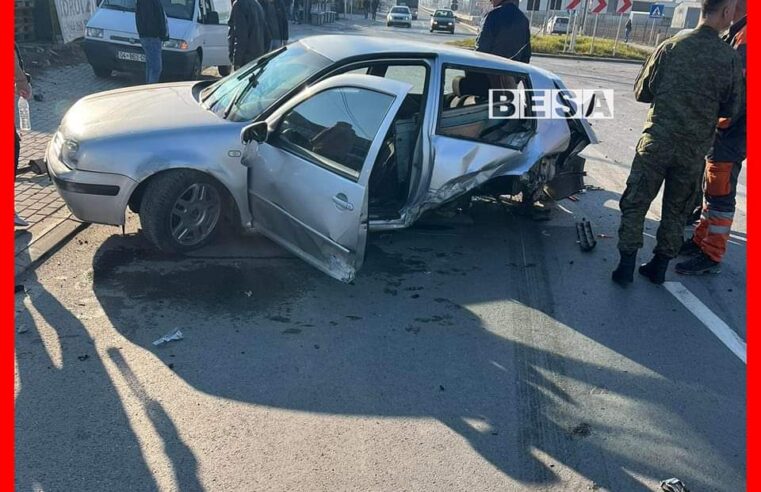 Pamje nga aksidenti i ndodhur sot në mëngjes tek rrethi i Atmaxhës në Prizren