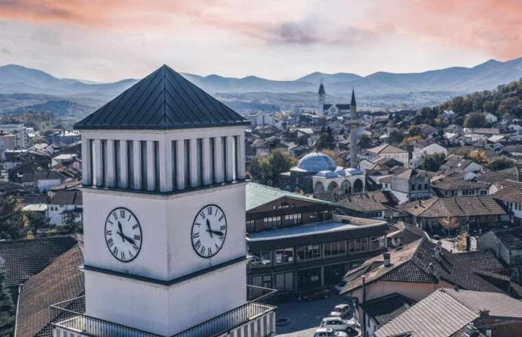 Gjakovë: Shefi i shkon te shtëpia punëtorit që ia la punën pa paralajmërim, e rrah dhe e kërcënon me armë