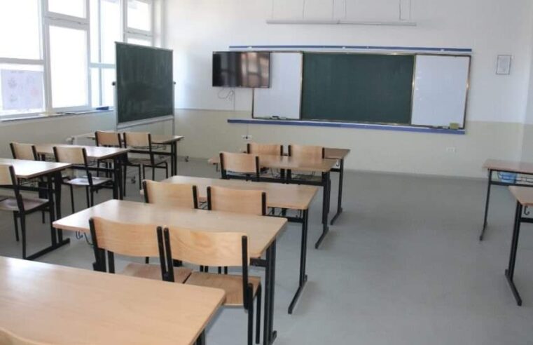 Për 14 vjet, rreth 135 mijë nxënës më pak në Kosovë