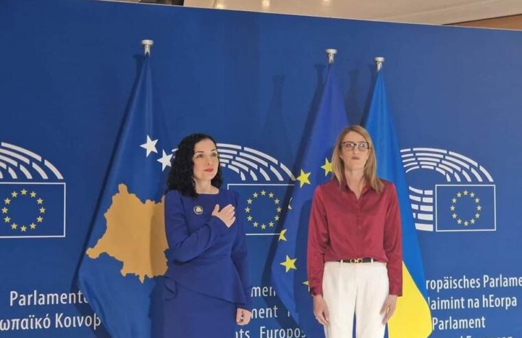 Me himn dhe flamur të Kosovës, Osmani pritet nga presidentja e Parlamentit Evropian