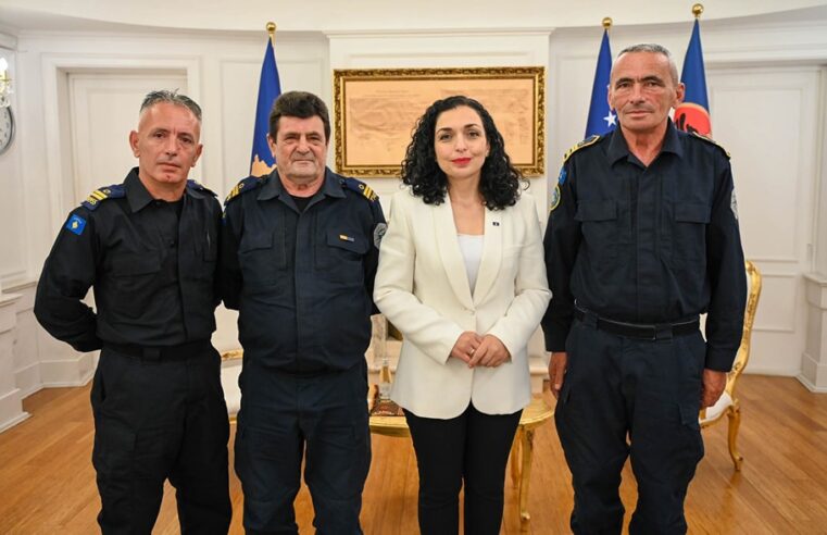 Osmani pret në takim tre policët që u kidnapuan: Qytetarët dhe institucionet e njohin përkushtimin tuaj