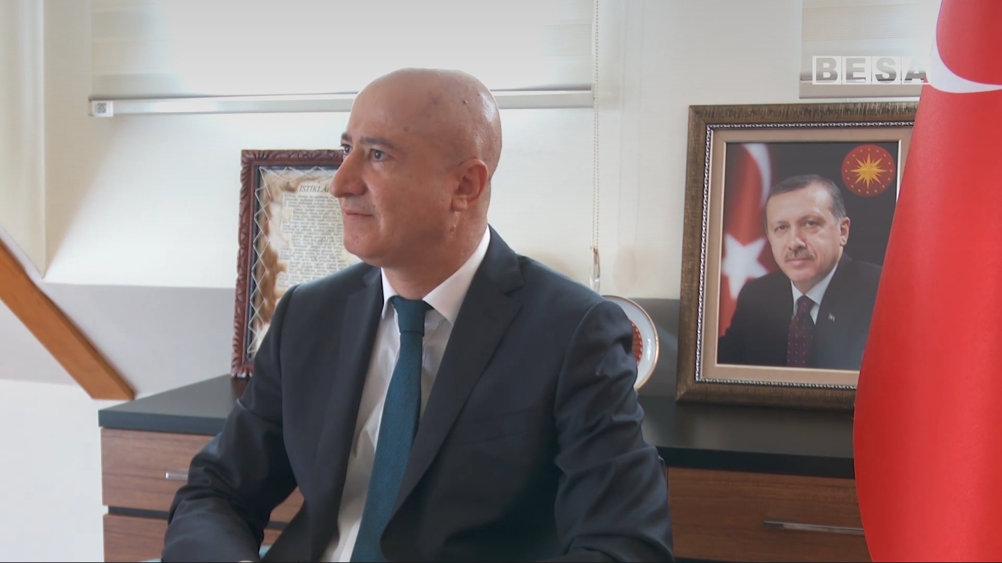 Intervistë me Konsullin e Përgjithshëm të Turqisë në Prizren Celal Doğan me rastin e 7 vjetorit të tentim puçit në Turqi