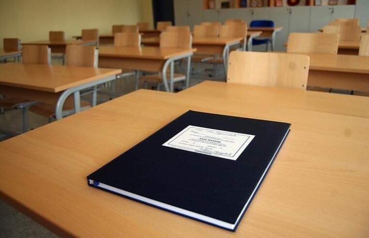 Rreth 300 mësimdhënës në pushim vjetor pa pagesë, për SBASHK-un kjo është alarmuese