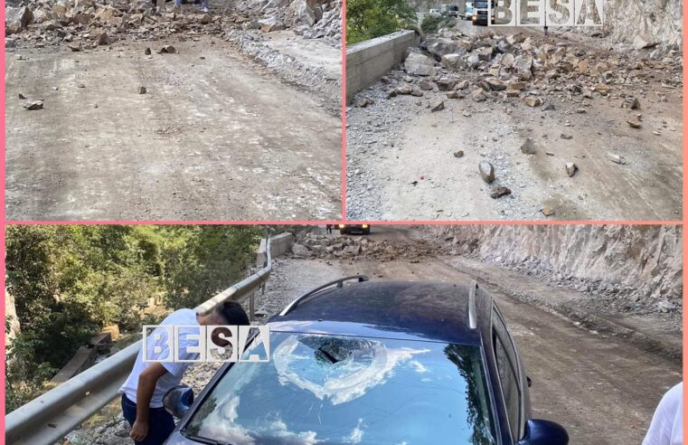 Kujdes! ⚠️Bien gurëzit mbi një veturë në rrugën Prizren-Prevallë