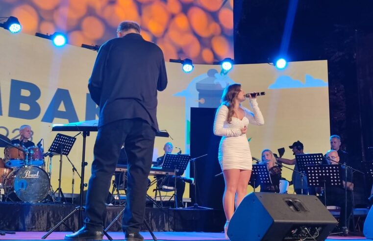 Talentja e re Ela Kazaz shpallet fituese e edicionit të 34’të “Zambakut të Prizrenit 2023”