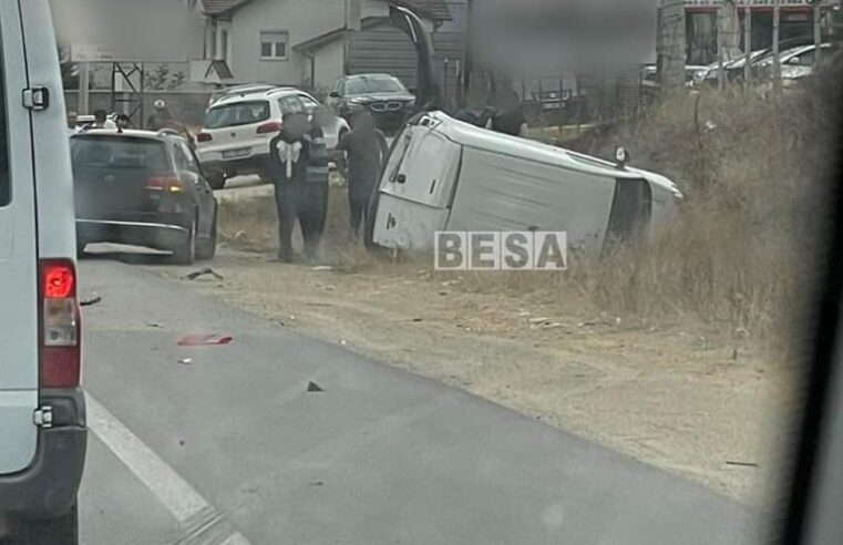 Aksident i rëndë te Kroni i Mbretit, një veturë rrokulliset