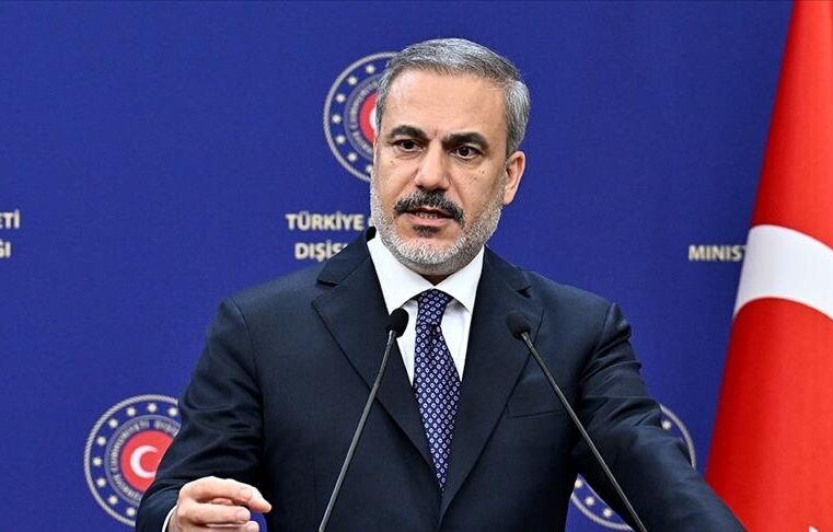Ministri i Jashtëm turk Hakan Fidan: Kundërshtojmë dhe dënojmë sulmet ndaj civilëve të pafajshëm dhe humbjen e jetëve të civilëve në Palestinë
