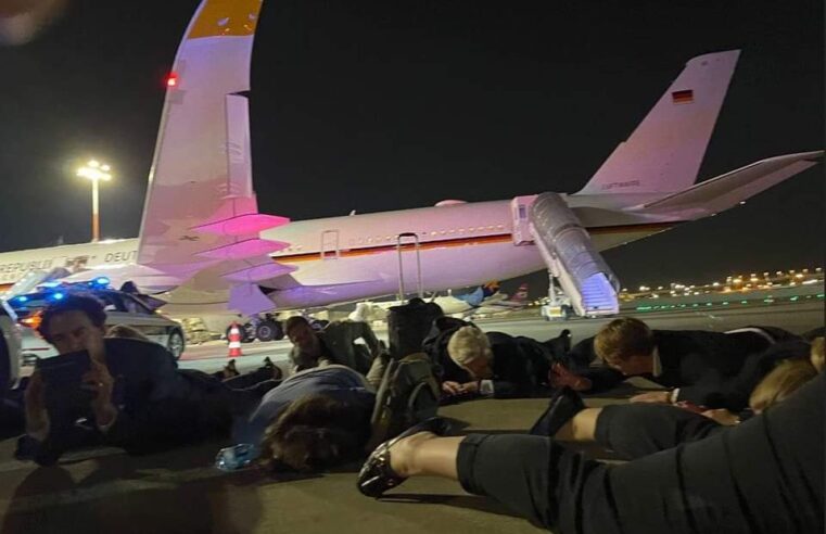 Eskalon edhe më shumë situata: Kancelari Scholz “përjeton” shpërthimet në Izrael, delegacioni i tij shtrihet në tokë pas raketave të hedhura