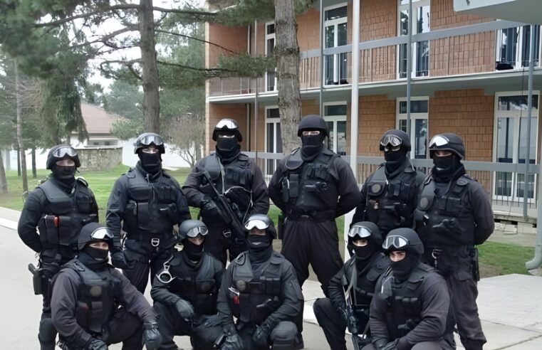 Njësia më elitare e Policisë së Kosovës “FIT”, proteston sot para Qeverisë