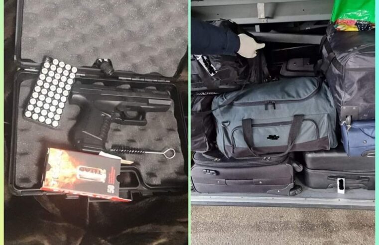 Autoritetet kufitare në Merdare gjejnë një armë në bagazhin e një autobusi të udhëtarëve