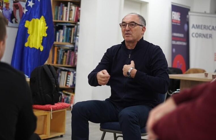 Kryetari Totaj diskuton me të rinjtë për luftën Kundër Korrupsionit