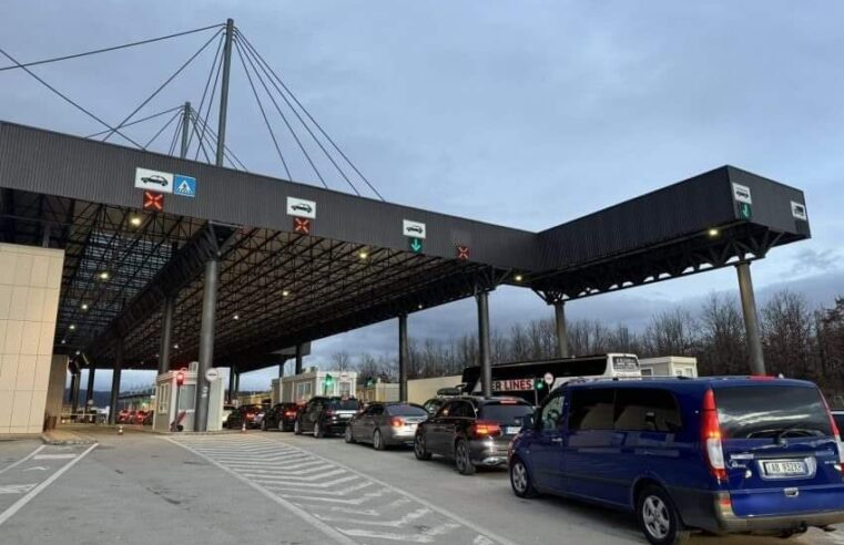 Merdare, përditësohen të dhënat, pritjet deri 180 minuta për të dalë nga Kosova