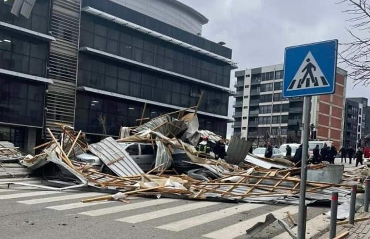 Arrestohen dy persona për rastin e rrëzimit të kulmit të Komunës së Prishtinës