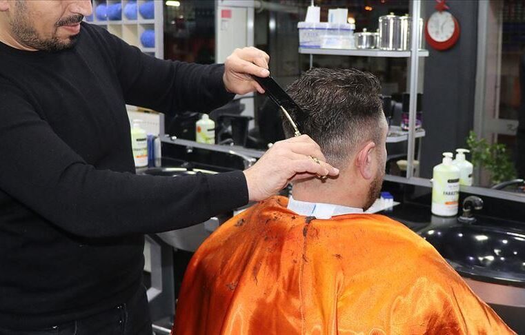 “Vrasja ka ndodhur një ditë pas zënkës për shkak të rendit për me pre floktë”, flet berberi ku dyshohet se nisi konflikti tragjik në Podujevë