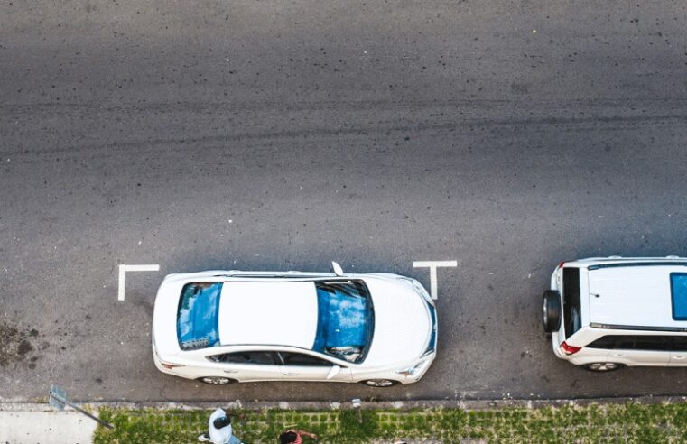 Ndodh në Prizren, shoferi harron se ku e parkoi veturën, e lajmëron Policinë se i është vjedhur