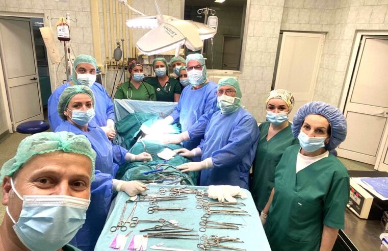 Kryhet një intervenim i madh kirurgjik te një pacient 61-vjeçar me tumor në Spitalin e Pejës